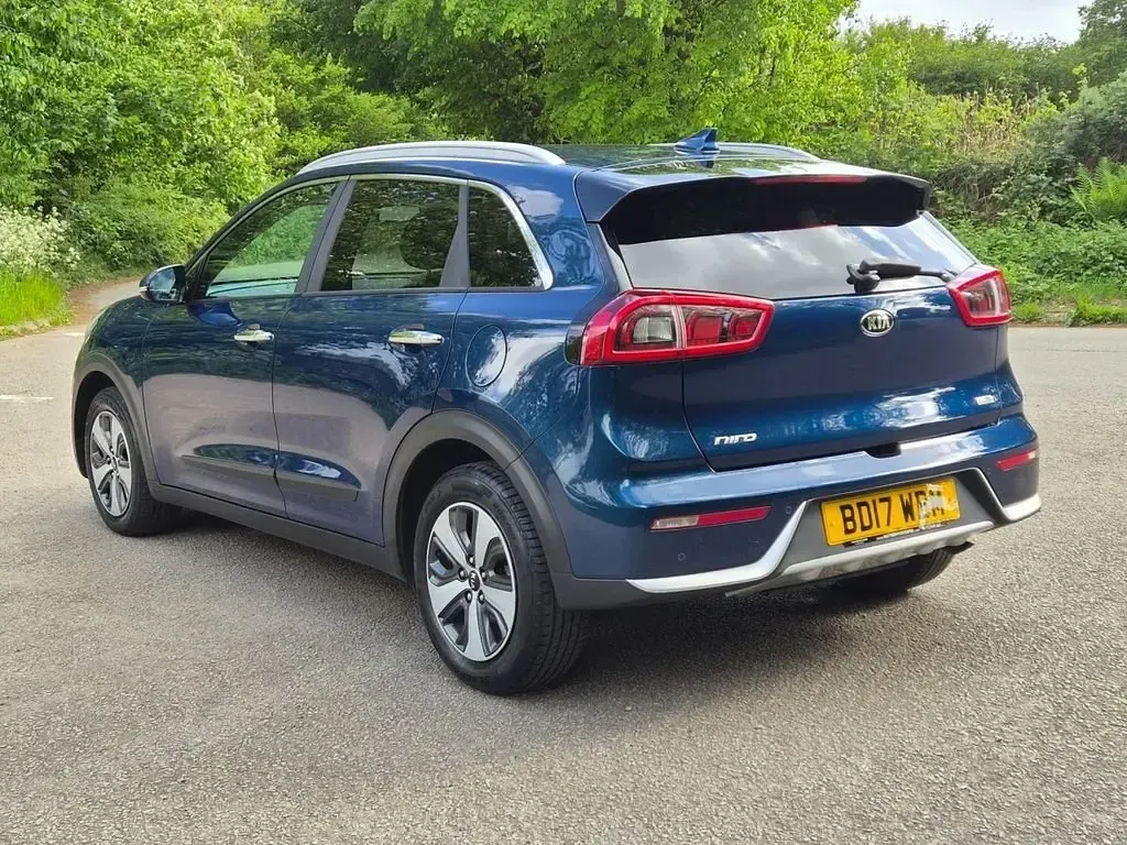Gebraucht Kia Niro 139 PS (102 kW) 2017 Blau SUV