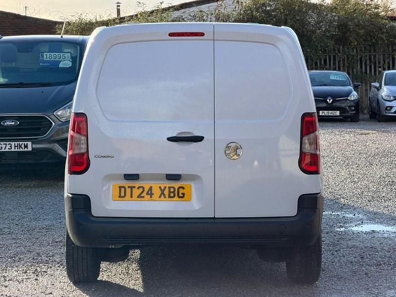 Used Vauxhall Combo S 100 HP (73 kW) 2024 White Van