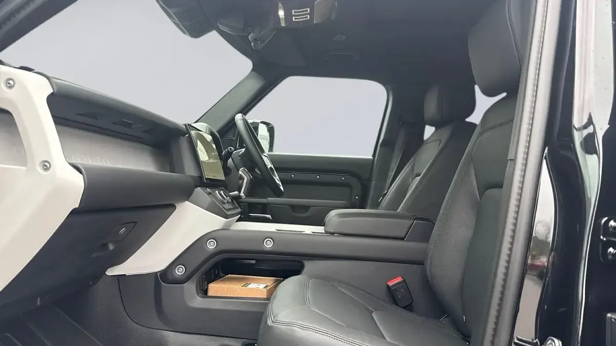 Used Land Rover Defender HSE Dynamic 2026 Black SUV