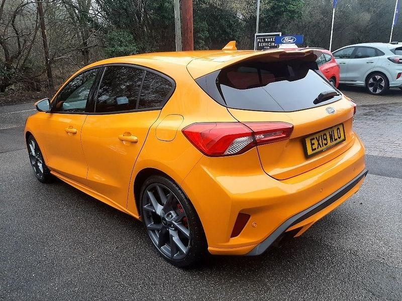 Used Ford Focus ST 280 HP (205 kW) 2019 Orange fury Hatchback