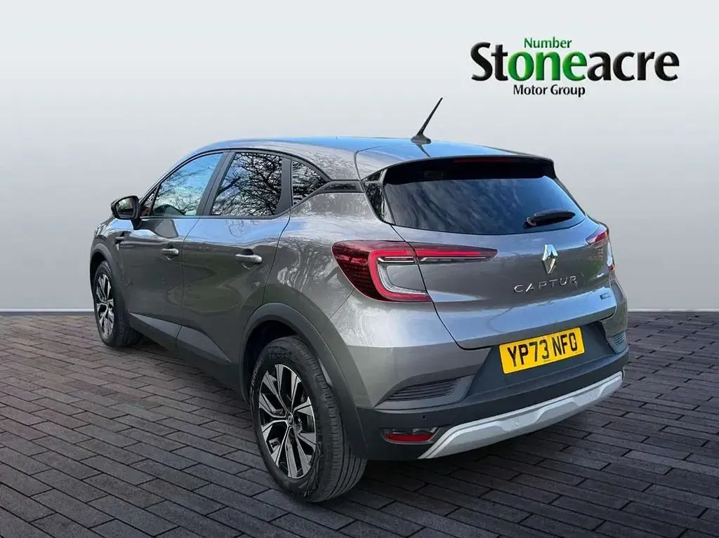 Usado Renault Captur Evolution 143 CV (105 kW) 2023 Gris SUV