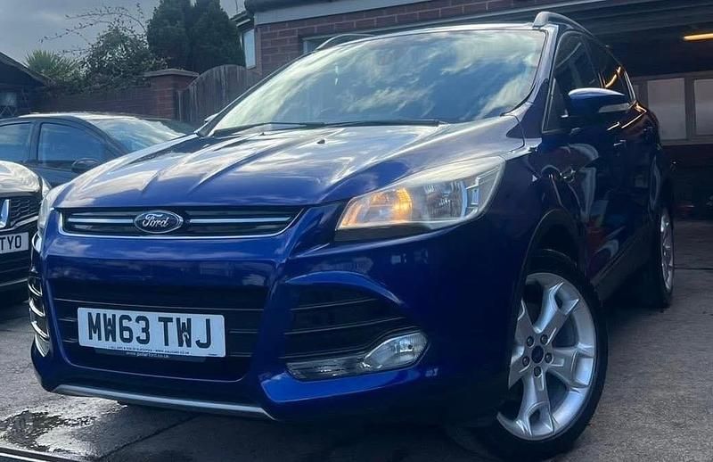 Begagnad Ford Kuga Titanium 140 HK (102 kW) 2013 Blå SUV