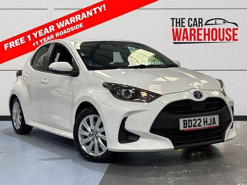 White Used 2022 Toyota Yaris Hybrid Hatchback | £13,999 (Super price) - Image 1/4