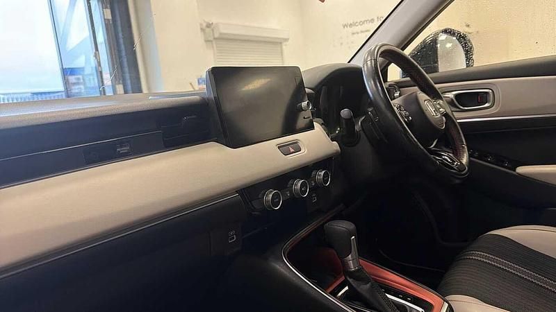 Used Honda HR-V Advance 131 HP (96 kW) 2023 Beige SUV