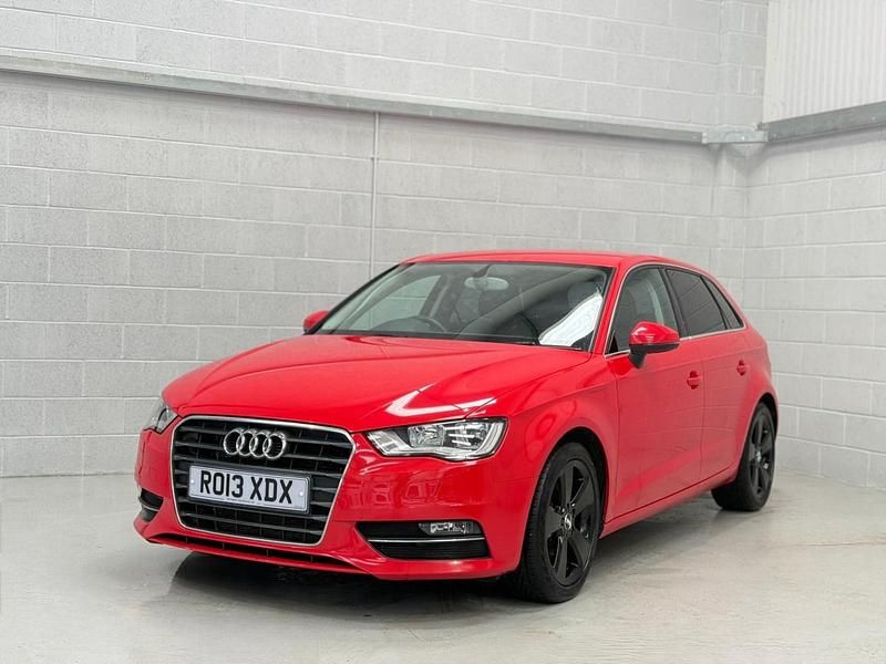 Begagnad Audi A3 Sport 2013 Röd Halvkombi