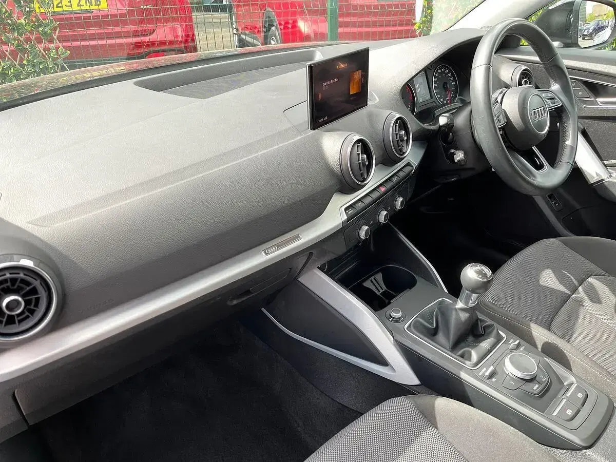 Usado Audi Q2 Sport 116 CV (85 kW) 2019 Negro SUV