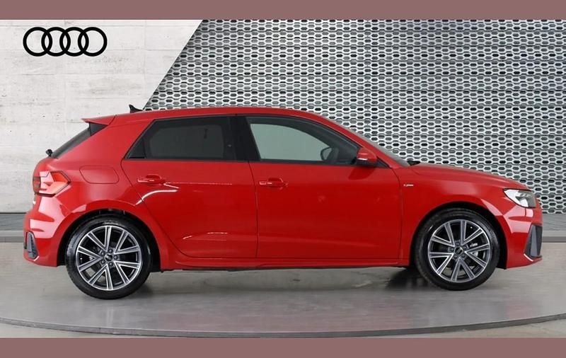 Begagnad Audi A1 S-Line 116 HK (85 kW) 2025 Röd SUV
