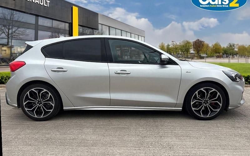 Used Ford Focus ST-Line X 125 HP (91 kW) 2019 Silver Hatchback
