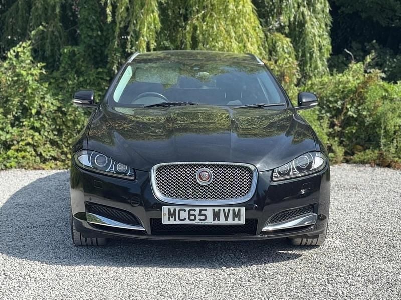 Used Jaguar XF Sportbrake Luxury 200 HP (147 kW) 2015 Black Estate