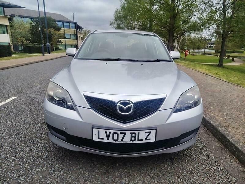 Begagnad Mazda 3 2007 Silver Halvkombi