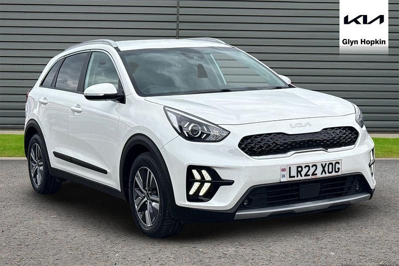 White Used 2022 Kia Niro 2 SUV | £18,469 (Fair price) - Image 1/4
