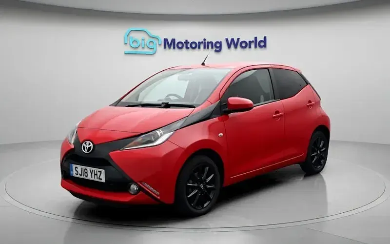 Used Toyota Aygo x-style 69 HP (50 kW) 2018 Red Hatchback