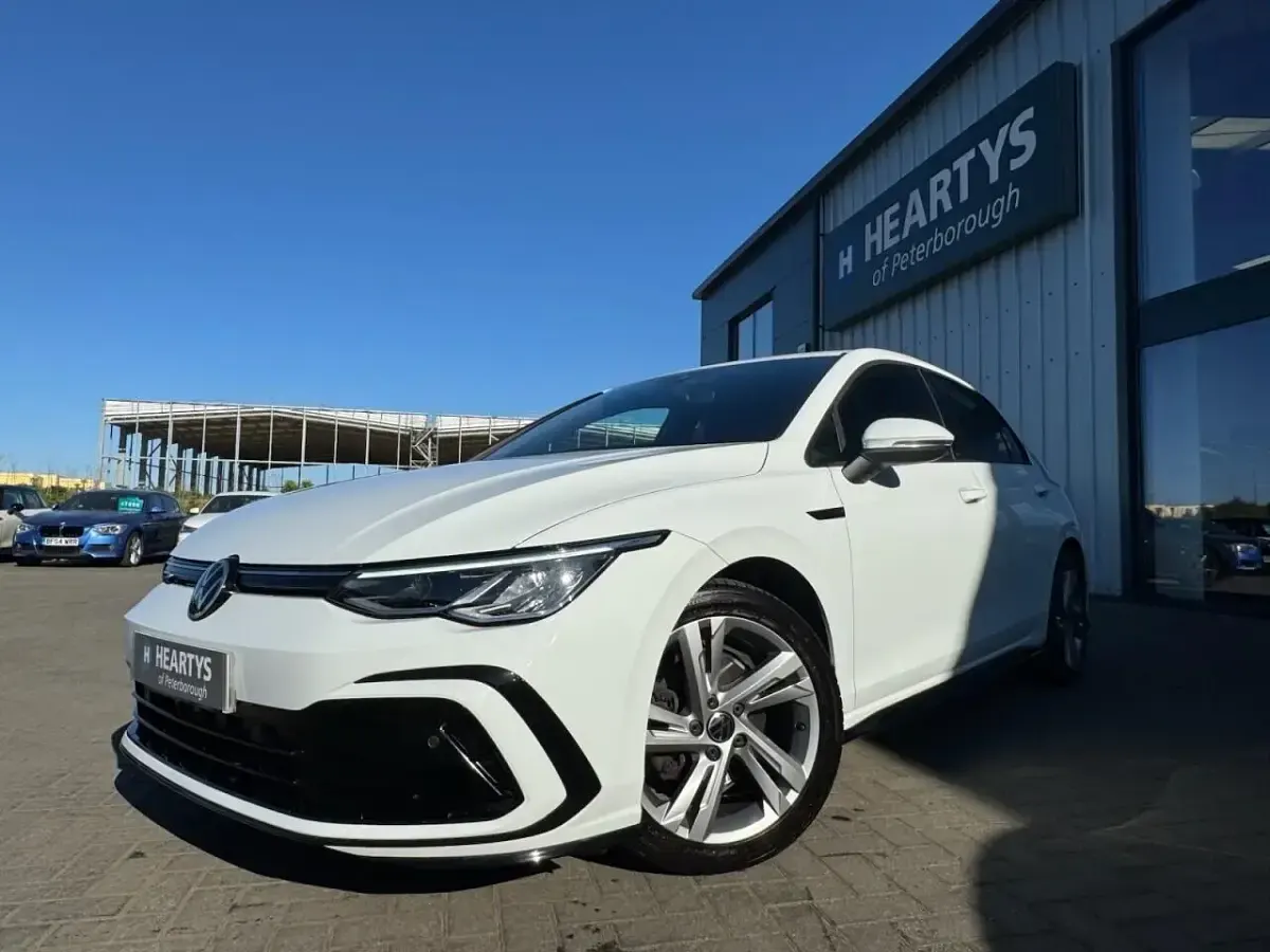 Used VW Golf VII R-line 150 HP (110 kW) 2020 White Hatchback