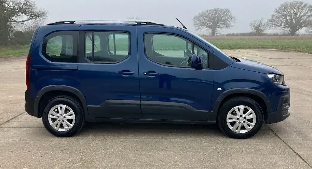 Second-hand Peugeot Rifter Allure 2019 Albastru Monovolum