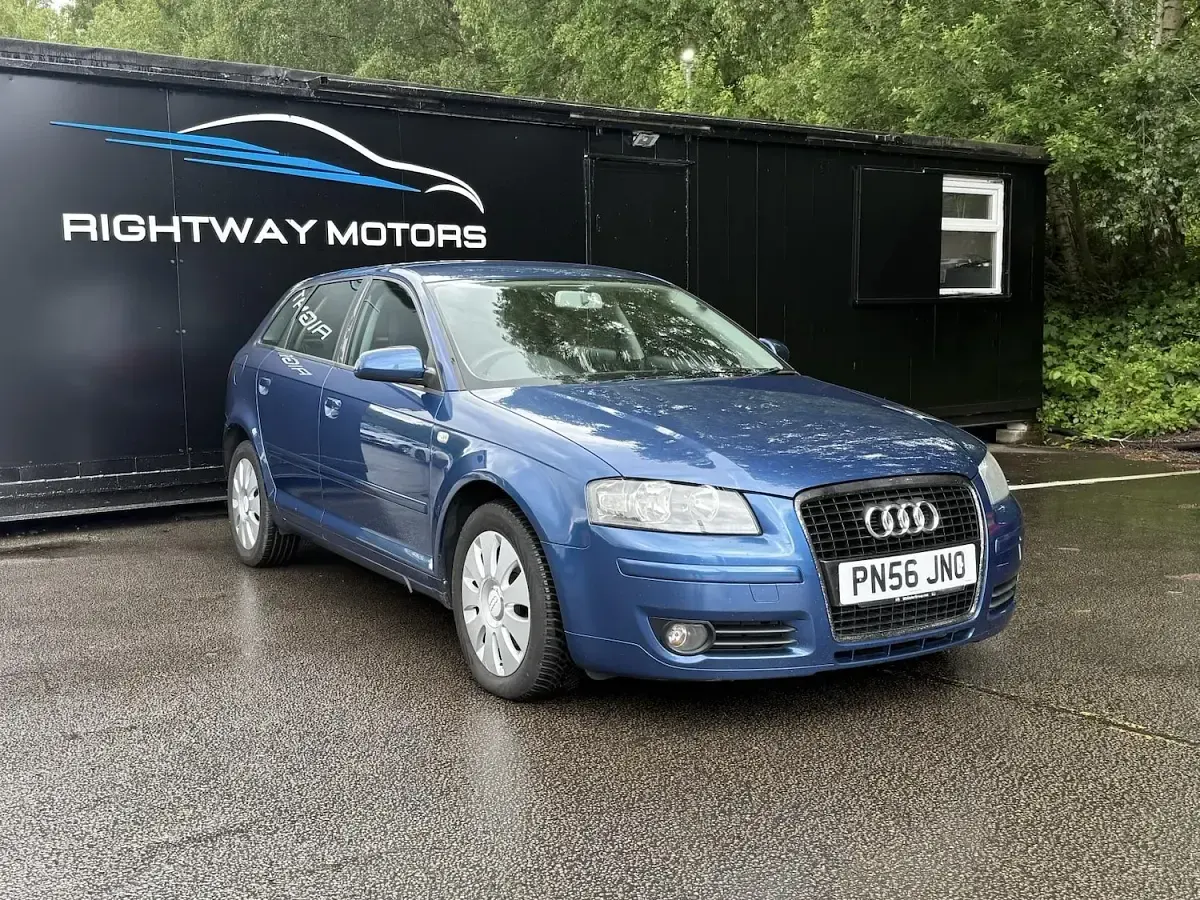 Used Audi A3 Sportback Design 100 HP (73 kW) 2006 Blue Hatchback