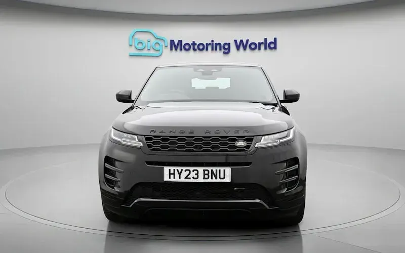Käytetty Land Rover Range Rover evoque R-Dynamic 309 HP (227 kW) 2023 Musta Katumaasturi