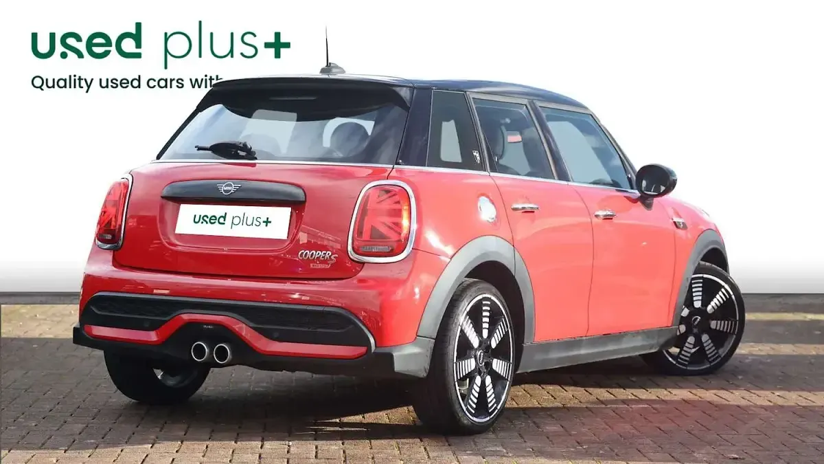 Used Mini Cooper S Exclusive 178 HP (130 kW) 2023 Red Hatchback