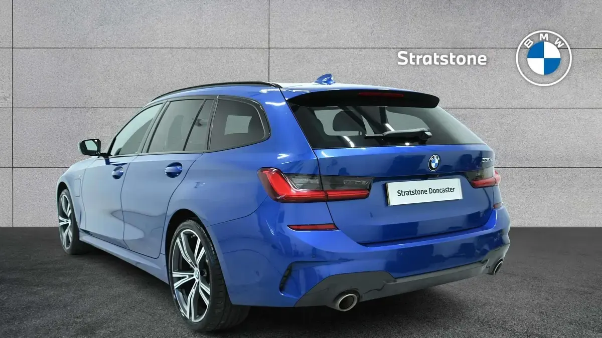 Used BMW 330 M Sport 288 HP (211 kW) 2021 Blue Estate