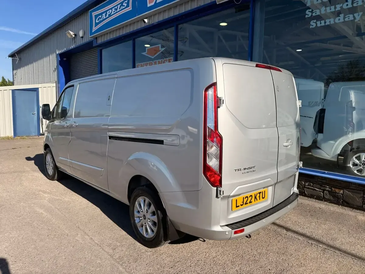 Used Ford Transit Custom Limited 130 HP (95 kW) 2022 Silver Van