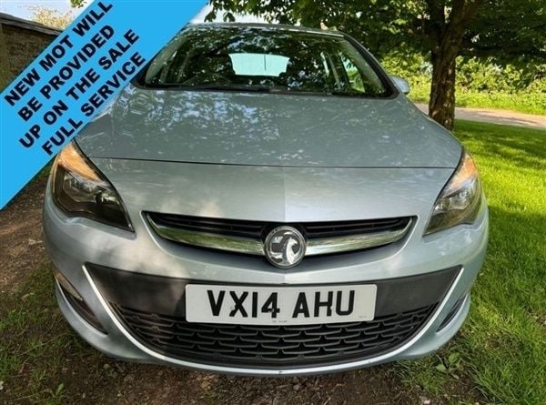 Silver Used 2014 Vauxhall Astra S Hatchback | £2,495 (Good price) - Image 1/1