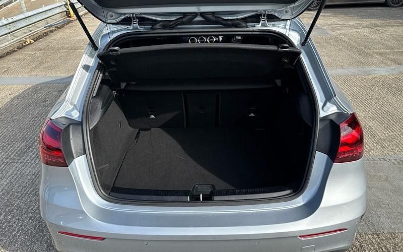 Used Mercedes A180 AMG Line Premium Plus 136 HP (100 kW) 2021 Hatchback