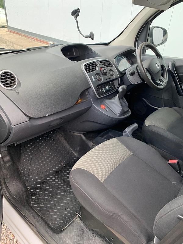 Used Renault Kangoo Business 44 kW (60 HP) 2019 White MPV