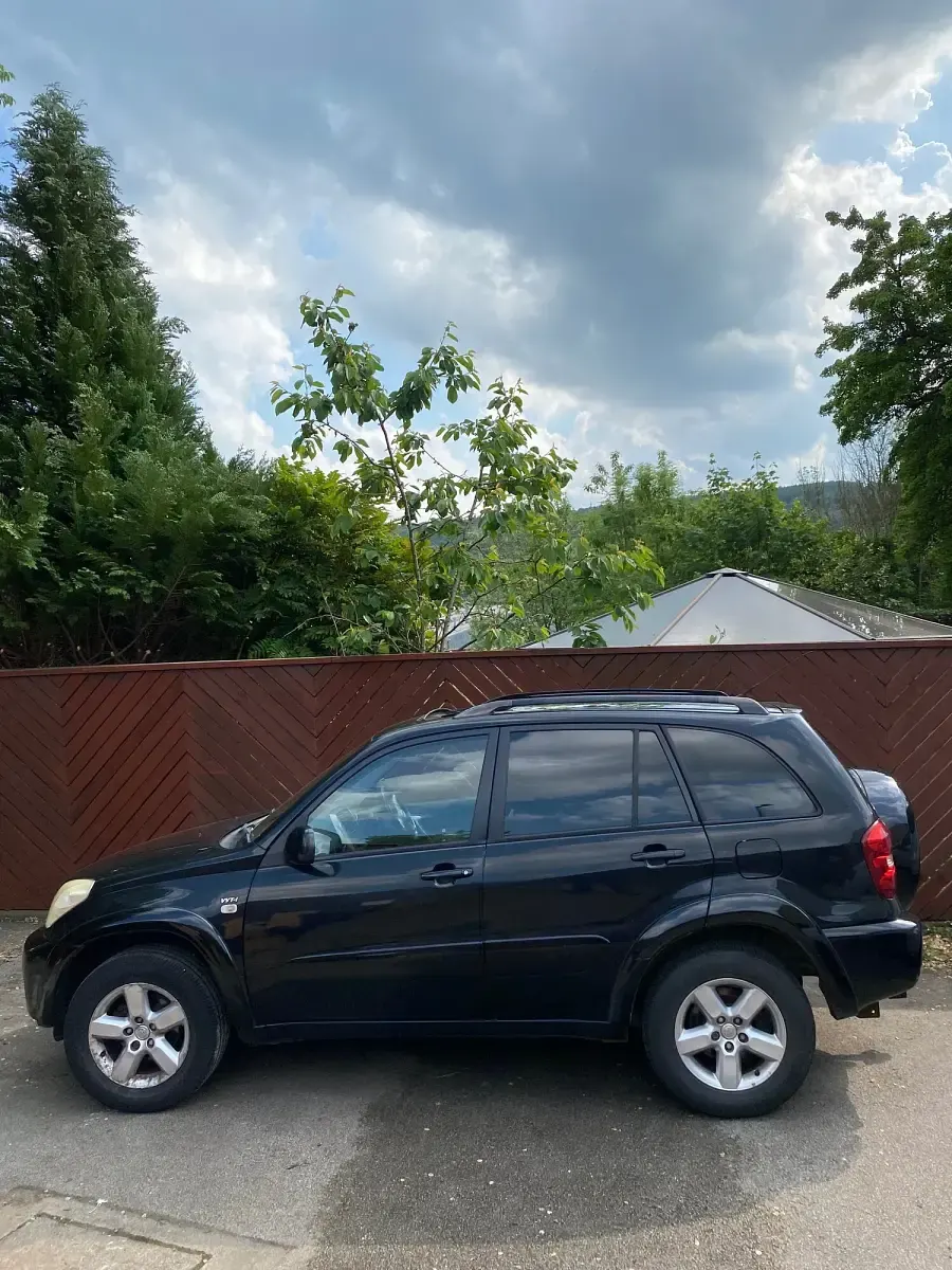 Used Toyota RAV4 147 HP (108 kW) 2005 Black SUV