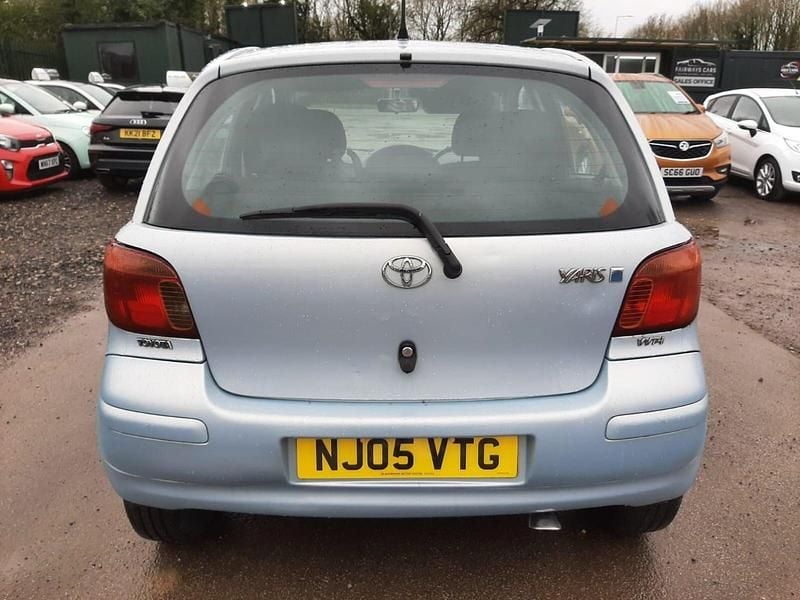 Used Toyota Yaris 2005 Blue Hatchback