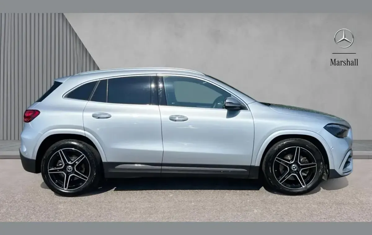 Used Mercedes GLA220 Executive 190 HP (139 kW) 2025 Silver SUV
