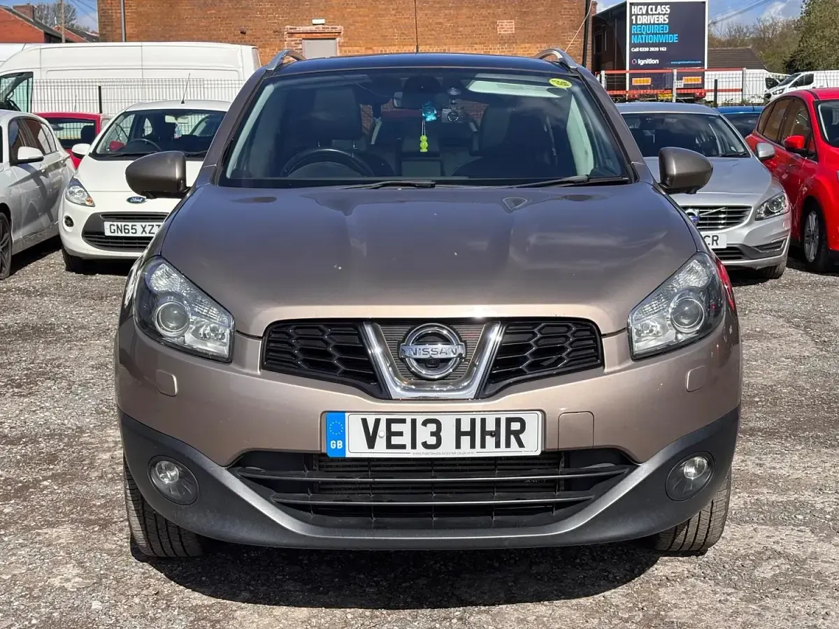 Used Nissan Qashqai Tekna 130 HP (95 kW) 2013 Beige SUV