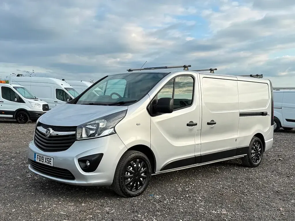 Used Vauxhall Vivaro S 95 HP (69 kW) 2019 White MPV