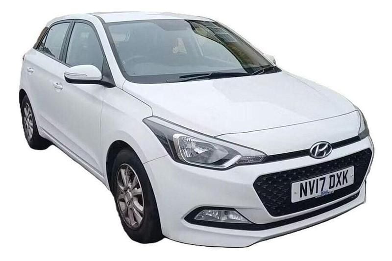 Used Hyundai i20 SE 100 HP (73 kW) 2017 White Hatchback