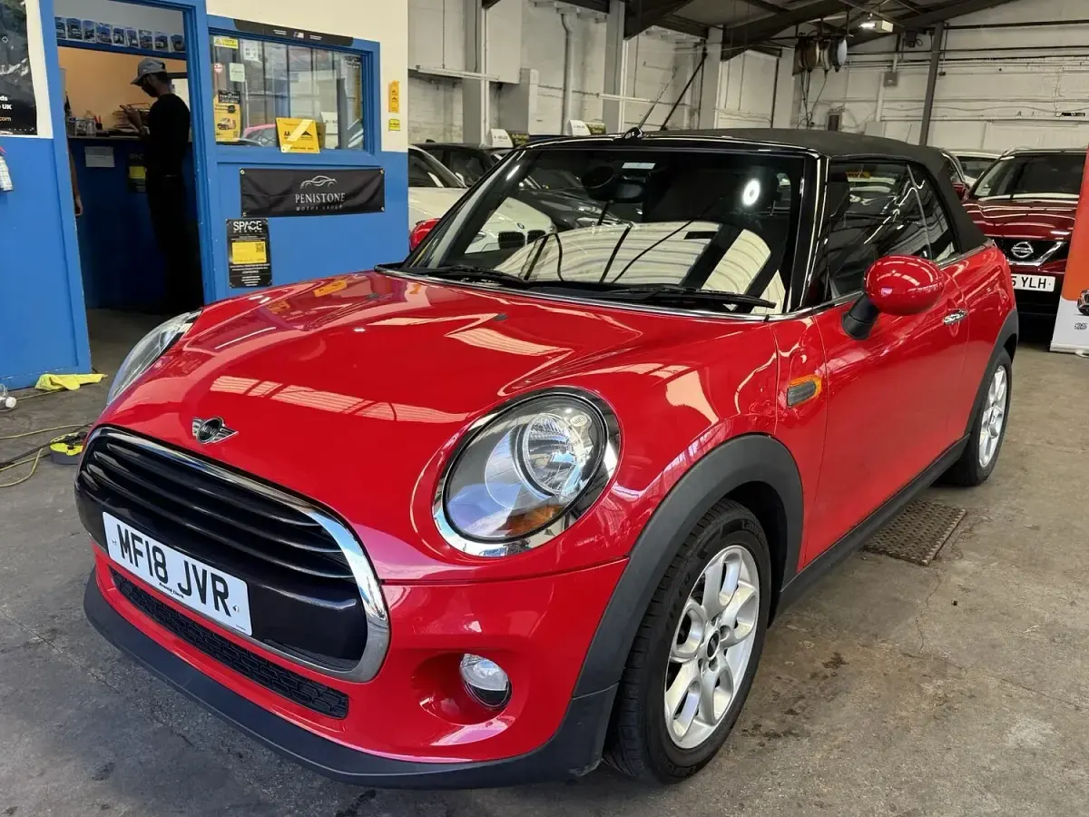 Used Mini Cooper Cabriolet 134 HP (98 kW) 2018 Red Cabriolet