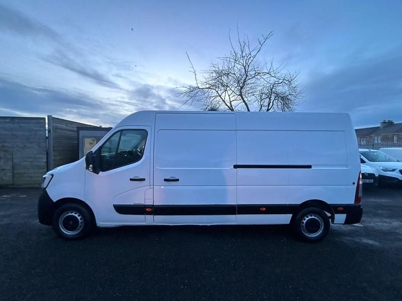 Used Renault Master Business 2021 White MPV