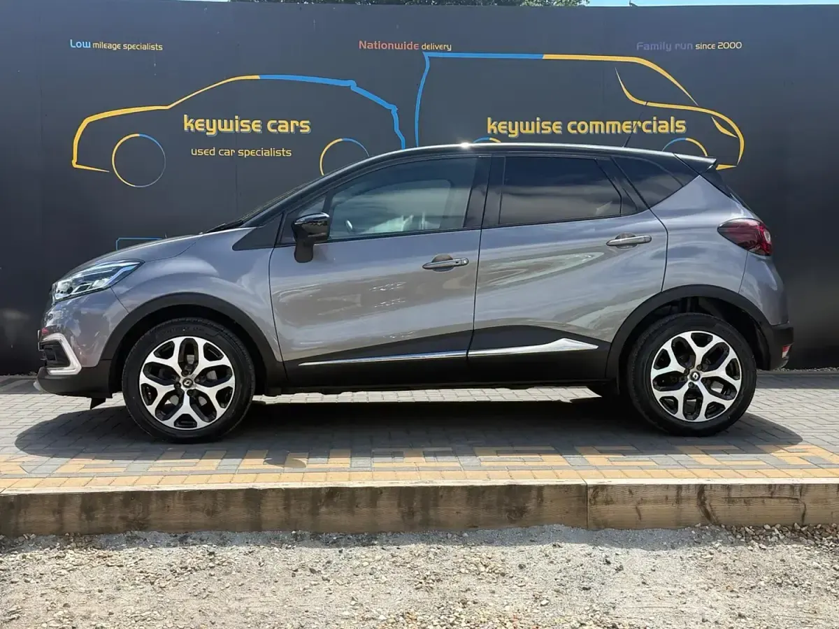 Used Renault Captur Signature 120 HP (88 kW) 2018 Grey/black SUV