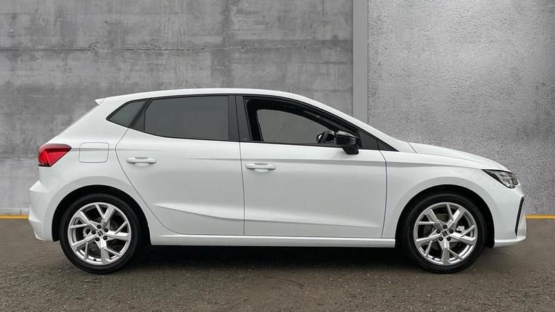 Used Seat Ibiza FR First Edition 115 HP (84 kW) 2025 Glacial white Hatchback