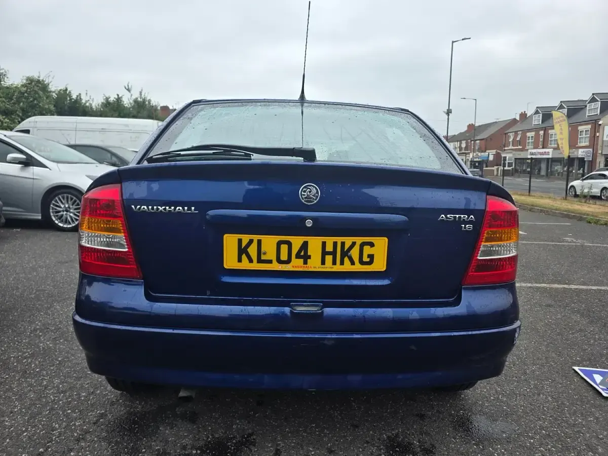 Used Vauxhall Astra Club 2004 Blue Hatchback