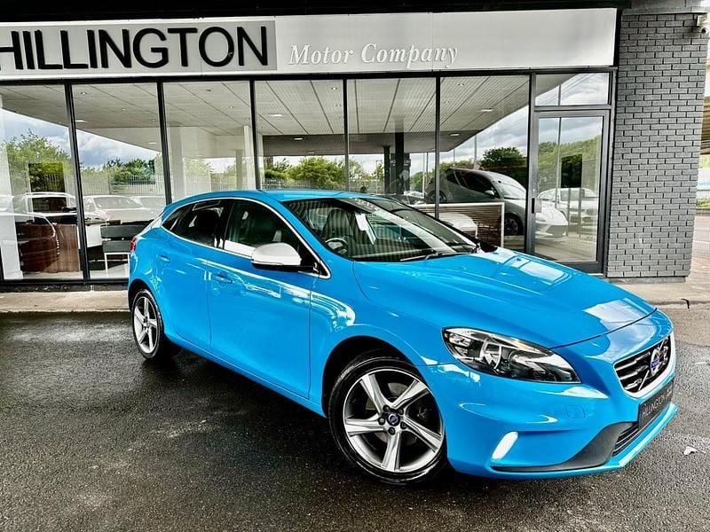 Blue Used 2014 Volvo V40 R-Design Estate | £6,595 (Fair price) - Image 1/4