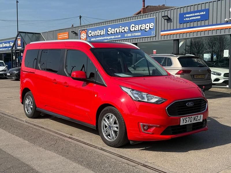 Used Ford Tourneo Titanium 2021 Red MPV