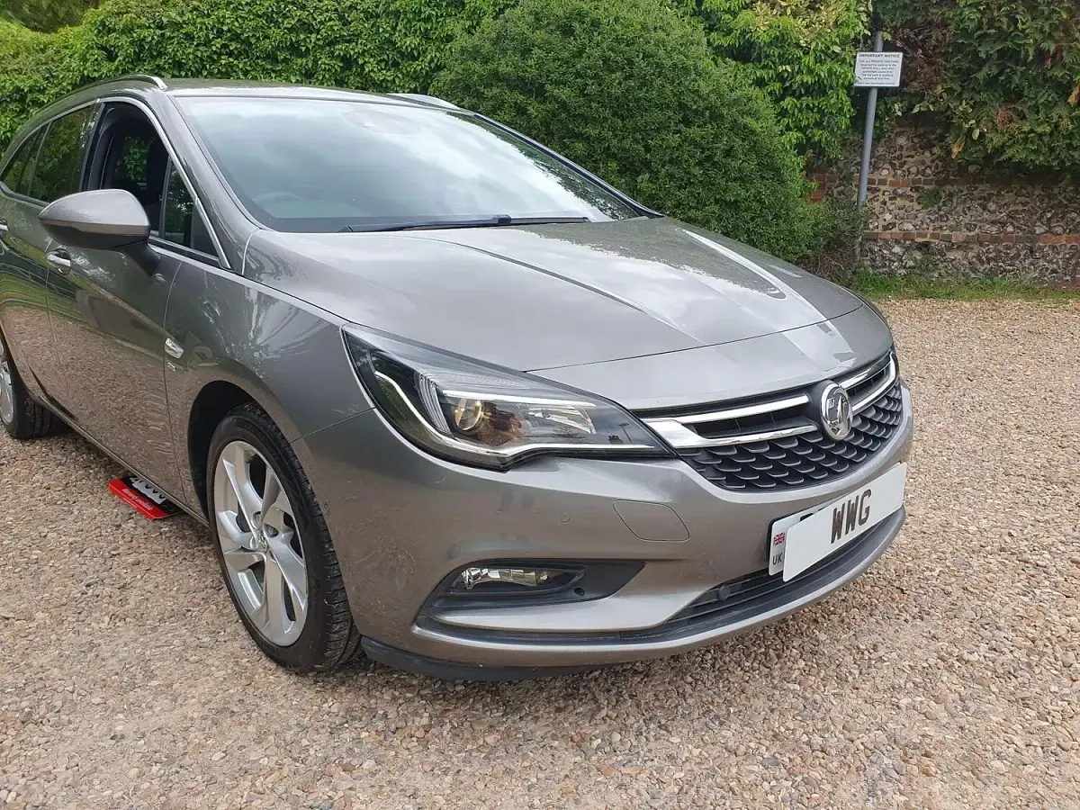 Used Vauxhall Astra SRi 2017 Grey Estate