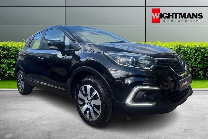 Black Used 2018 Renault Captur Expression+ SUV | £8,995 (Fair price) - Image 1/1