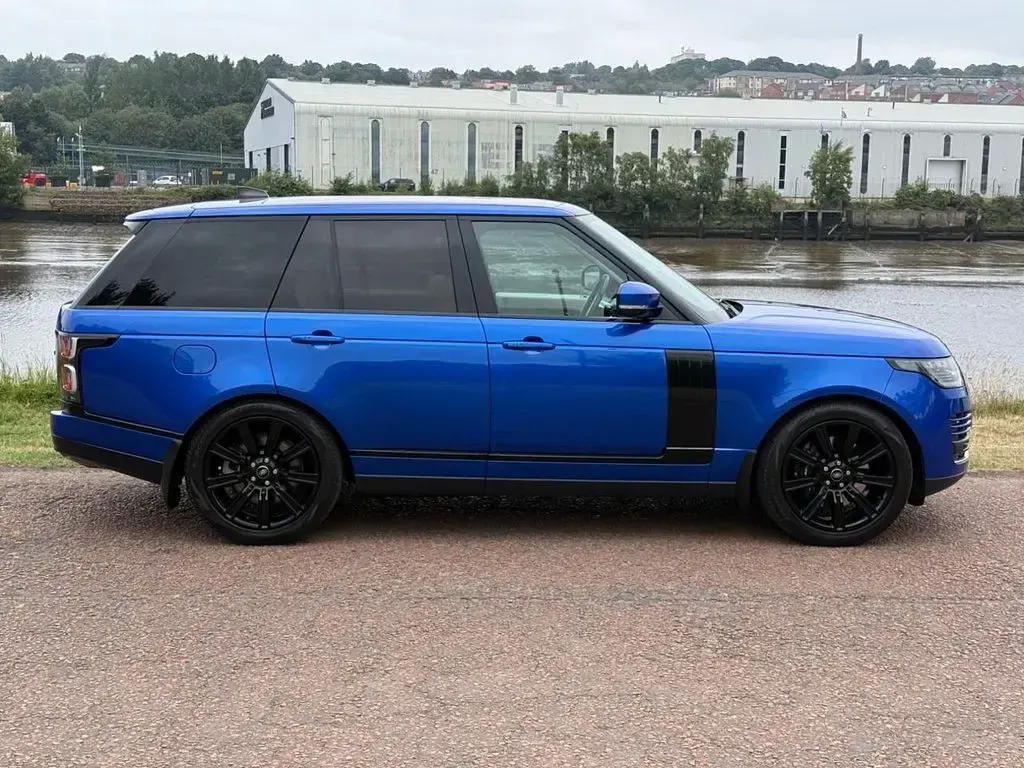 Used Land Rover Range Rover Vogue 404 HP (297 kW) 2018 Blue SUV