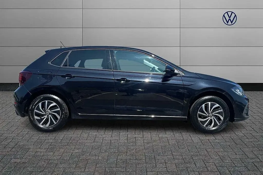 Used VW Polo Life 95 HP (69 kW) 2023 Black Hatchback