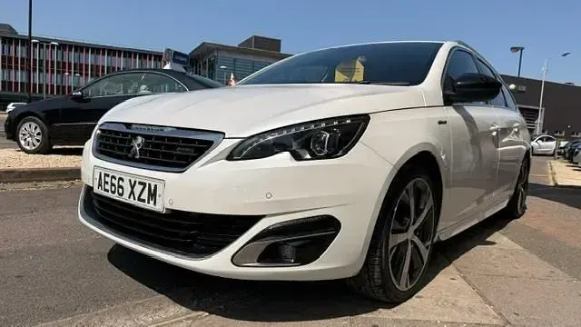 Used Peugeot 308 GT-line 130 HP (95 kW) 2016 Pearl white metallic Estate