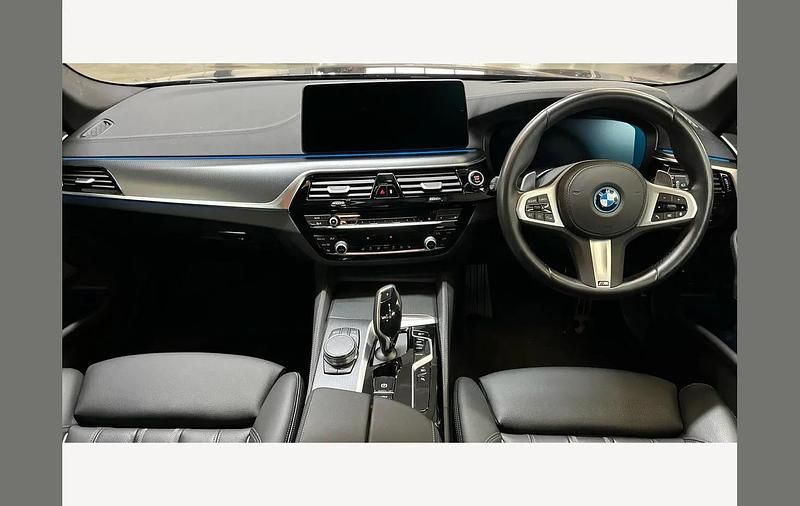 Used BMW 530e M Sport 292 HP (214 kW) 2023 Blue Estate