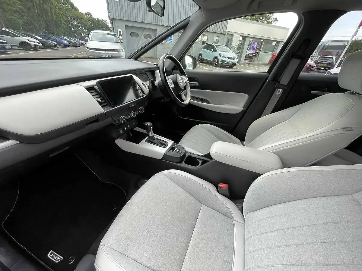 Used Honda Jazz Hybrid 109 HP (80 kW) 2022 Blue Hatchback