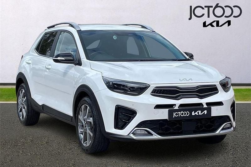 White Used 2024 Kia Stonic 4 SUV | £18,280 (Fair price) - Image 1/4
