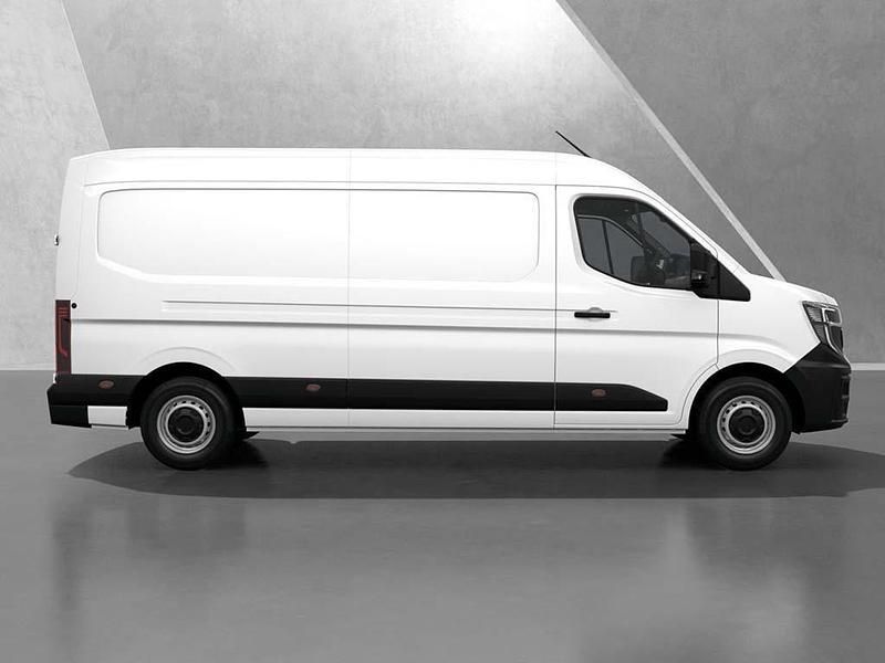 White New 2025 Renault Master Van | £24,995 (Fair price) - Image 1/4