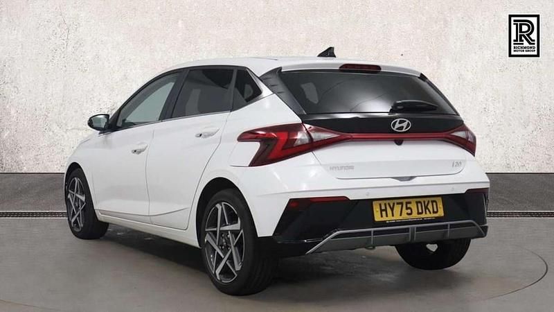 Used Hyundai i20 Premium 101 HP (74 kW) 2025 White Hatchback