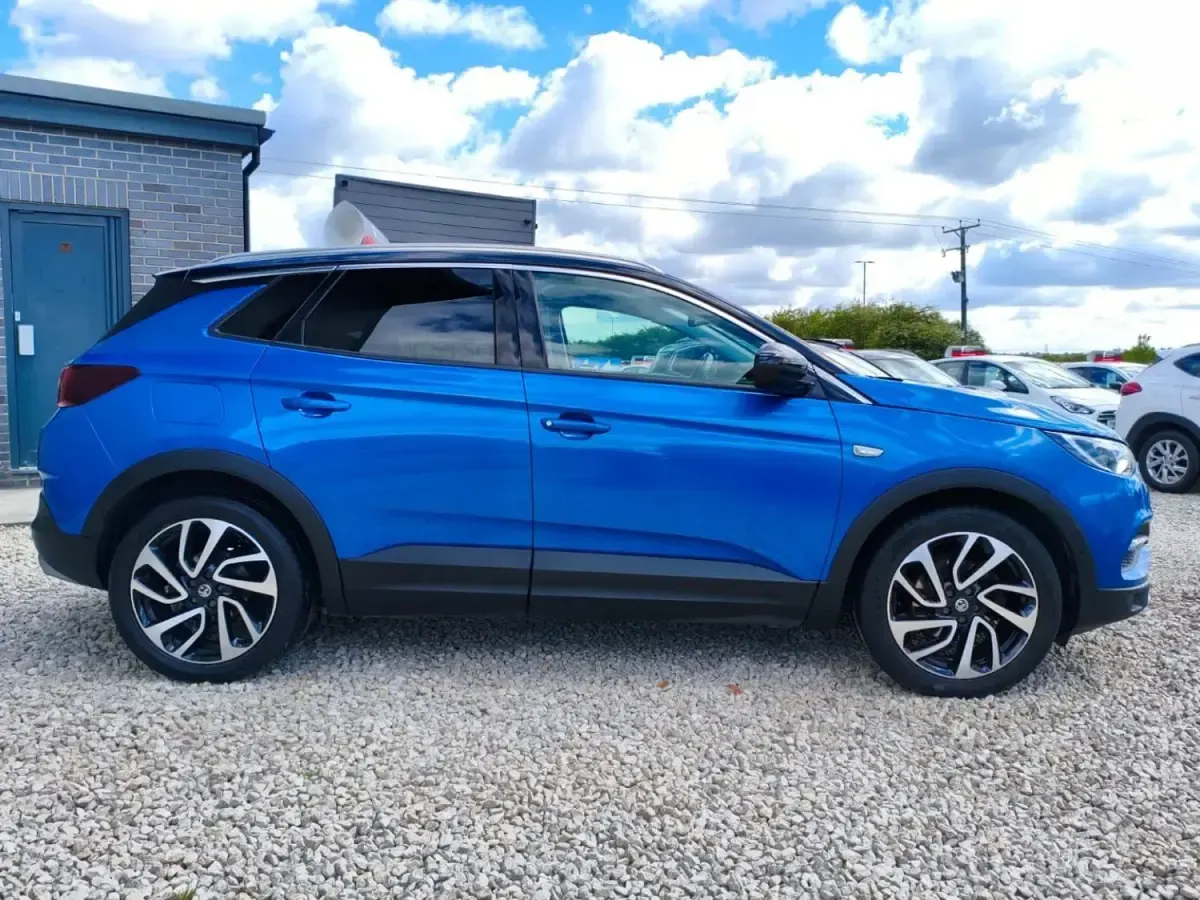 Second-hand Vauxhall Grandland X Elite 130 CP (95 kW) 2018 Albastru SUV
